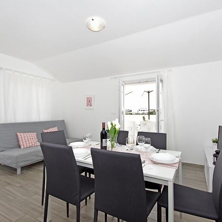 Apartments Frado Novalja Exterior photo