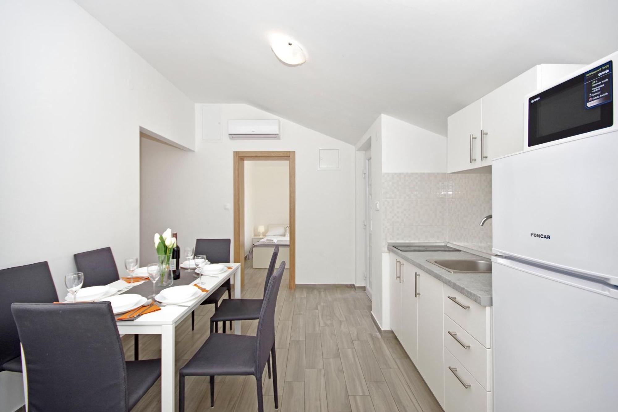Apartments Frado Novalja Exterior photo