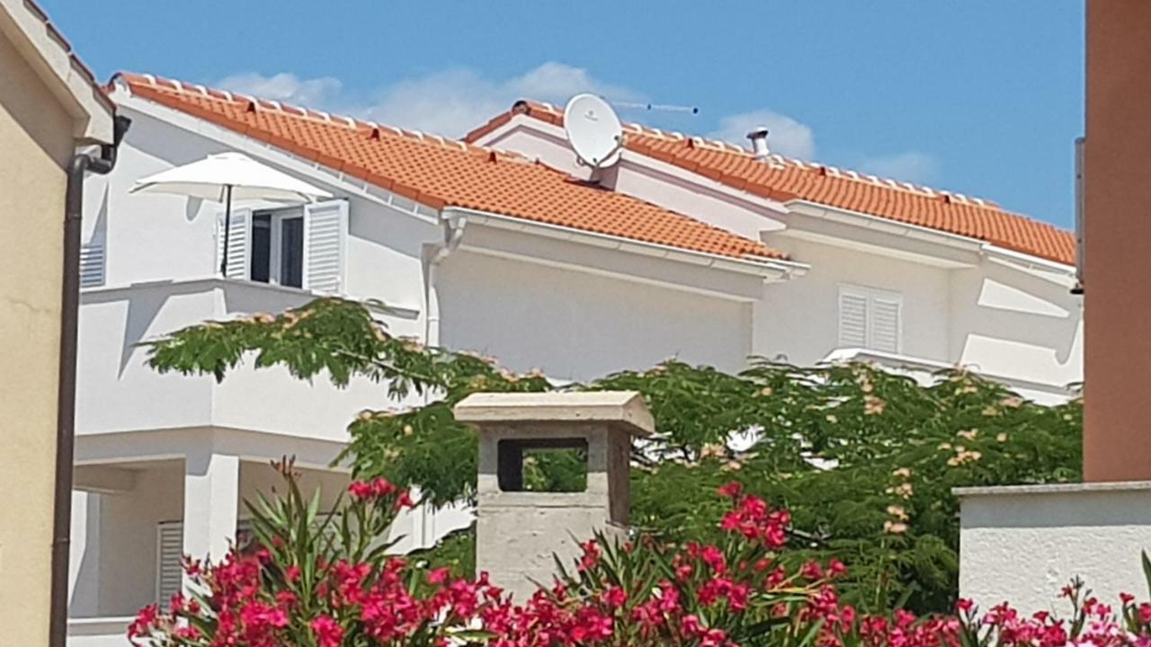 Apartments Frado Novalja Exterior photo