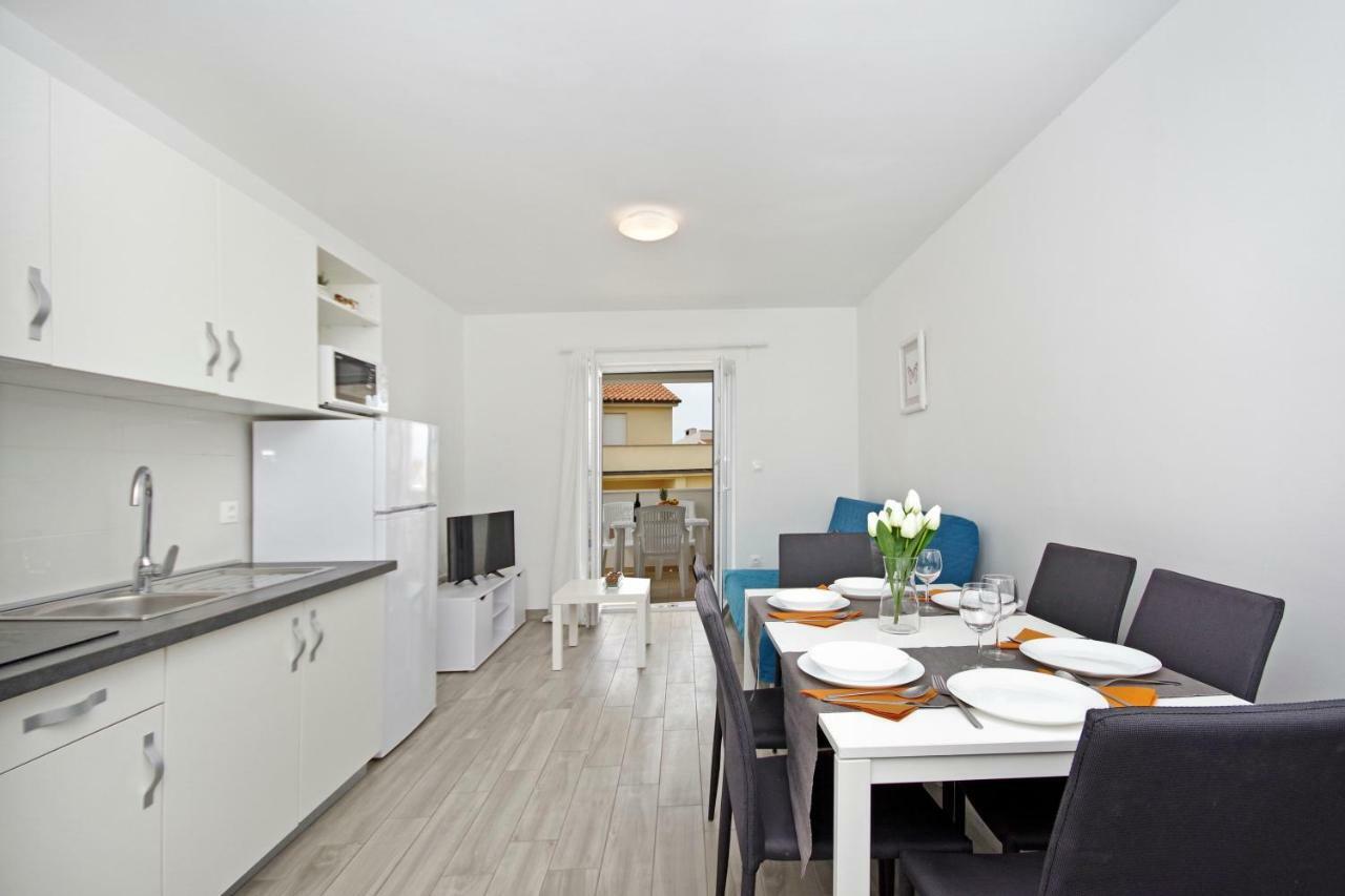 Apartments Frado Novalja Exterior photo